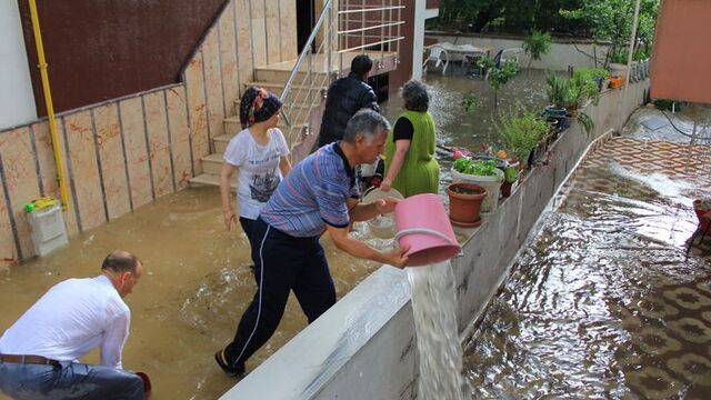 Balıkesir'de hayat felç oldu