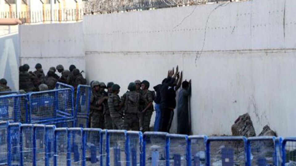 Türkiye'ye kaçan 2 IŞİD militanı tutuklandı