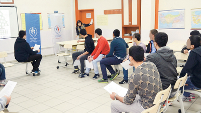 Suça eğilimli gençlere 'faydalı birey' eğitimi
