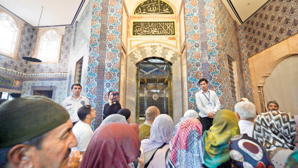 Eyüp Sultan Türbesi açılıyor