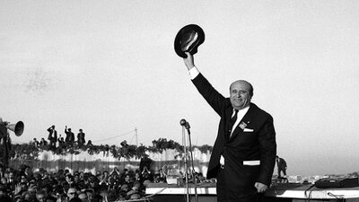 Türkiye'yi büyütmesini darbeler engelledi!