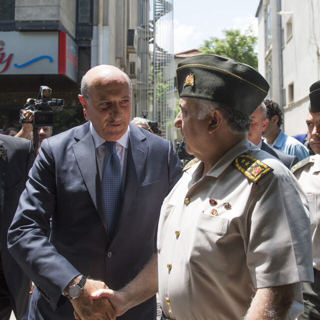 Necdet Özel Güniz Sokak'ta