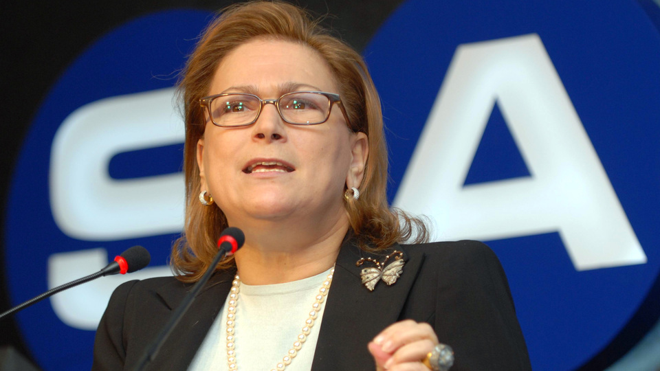 Sabancı'nın görevi uzatıldı!