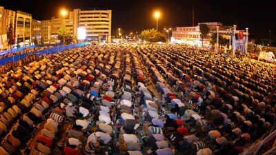 Teravih namazı kaç rekat nasıl kılınır?