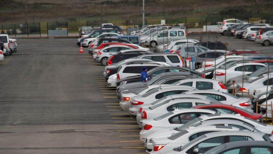Havalimanına 3 saati 1 TL'ye otopark!