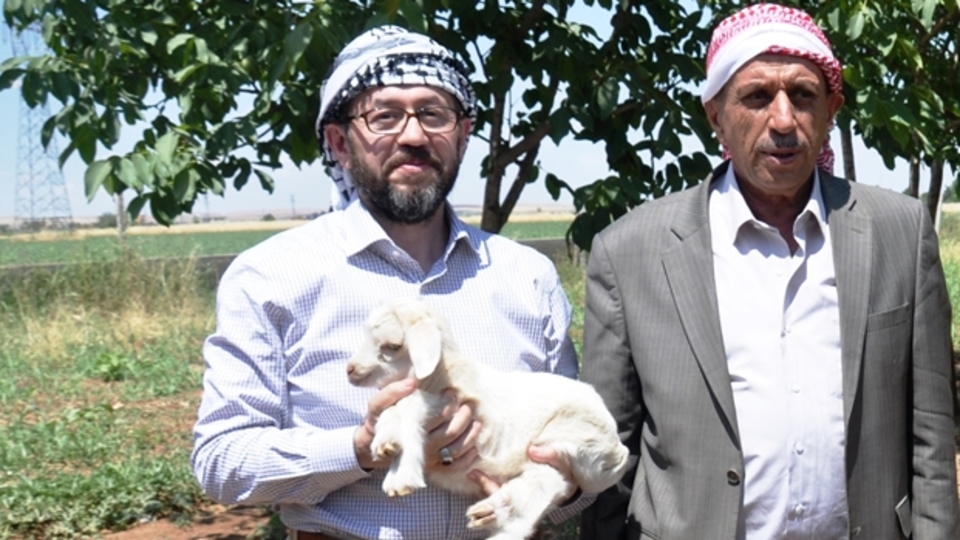 Güllüoğlu 200 köyü iş sahibi yaptı
