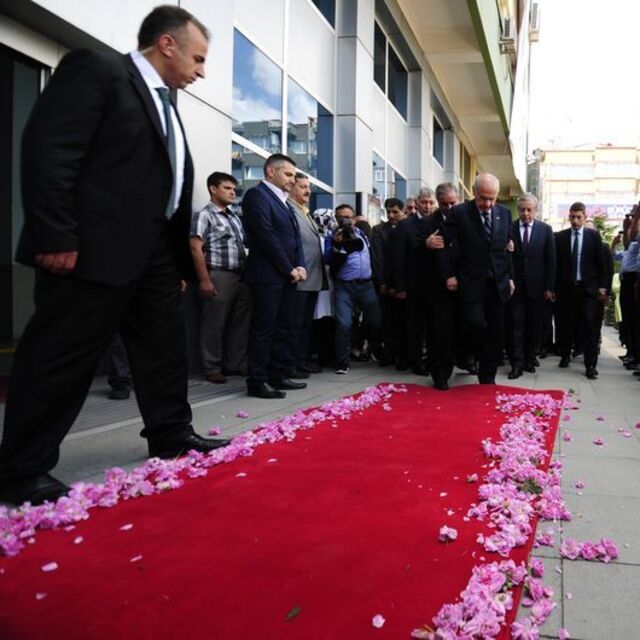 Bahçeli tehlike atlattı