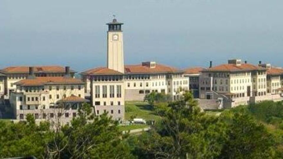Koç Üniversitesi 21'inci yıl mezunlarını verdi