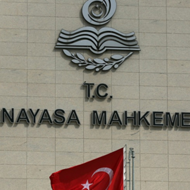 Eylemci öğretmene disiplin cezası hak ihlali