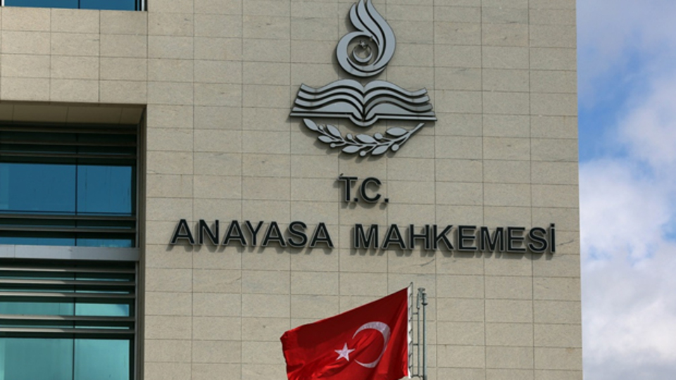 Eylemci öğretmene disiplin cezası hak ihlali