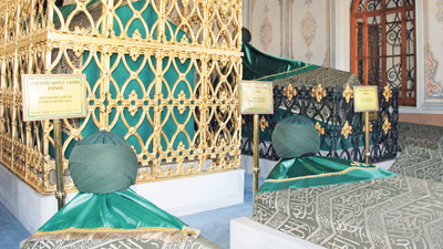 Aziz Mahmud Hüdai Türbesi ziyarete açıldı