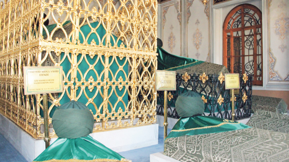 Aziz Mahmud Hüdai Türbesi ziyarete açıldı