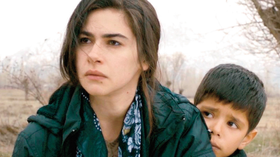 Ünlüler 'Kuzu'yu bağırlarına bastı