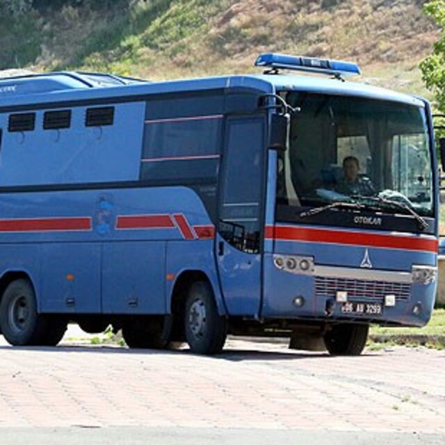 15 polisin yargılanmasına başlandı