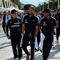 İki ayrılık daha!