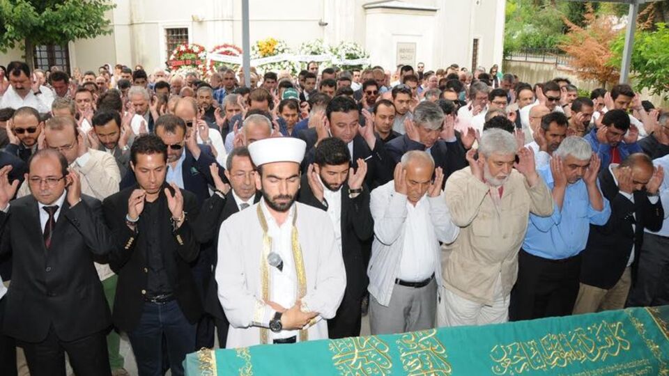İş adamı Kasım Garipoğlu'nun cenazesi toprağa verildi