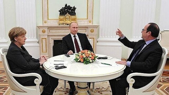 Putin, Hollande ve Merkel'le Ukrayna'yı görüştü