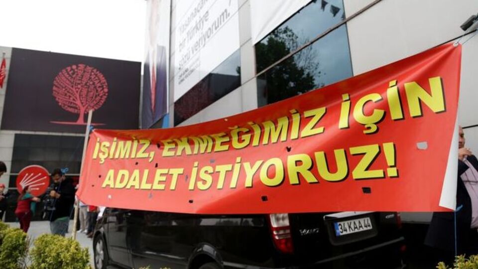 Taşeron işçilerden CHP İl Başkanlığı önünde protesto
