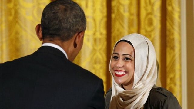 Obama'dan başörtülü kıza övgü