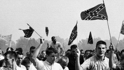 Kilise katliamı bayrağı tartışmaya açtı