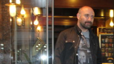 "İnsanlar kafayı paraya takmış"