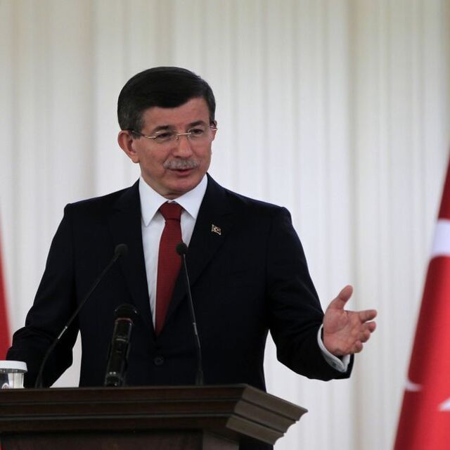 Başbakan Davutoğlu AK Parti milletvekilleriyle bir araya geldi