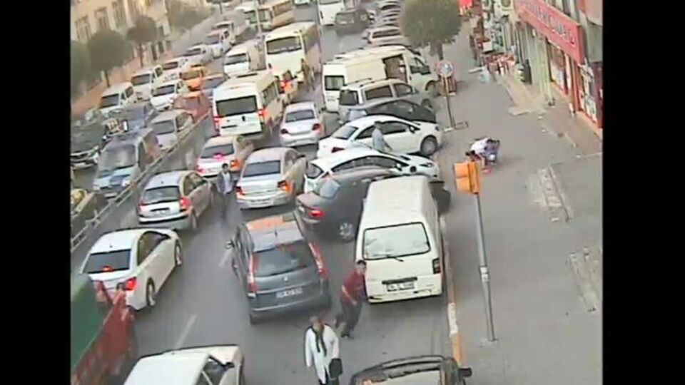 İstanbul'da kırmızı ışıkta çatışma