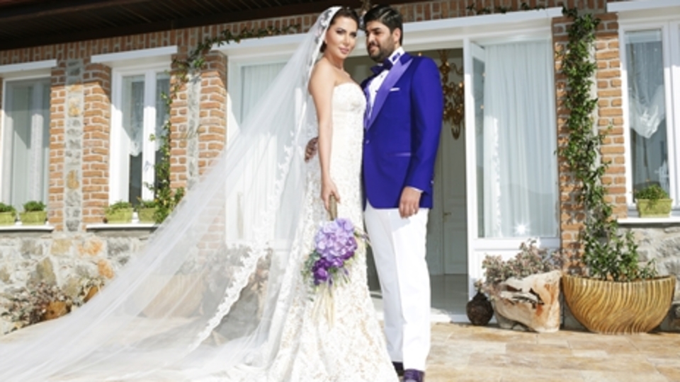 Ebru Yaşar evlendi