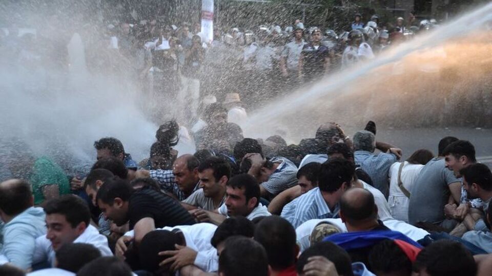 Ermenistan'ın 'Gezi'si büyüyor!