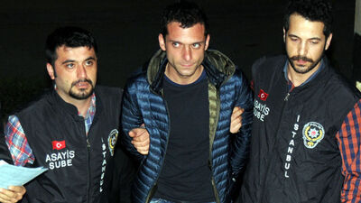 Onur Özbizerdik İstanbul'da gözaltına alındı