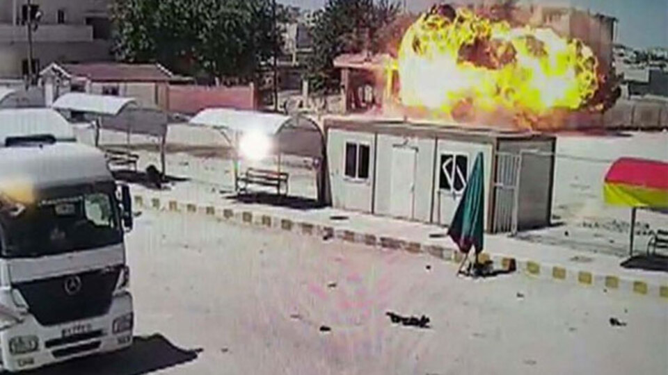 Kobani'de kadın çocuk demeden katliam yaptılar!