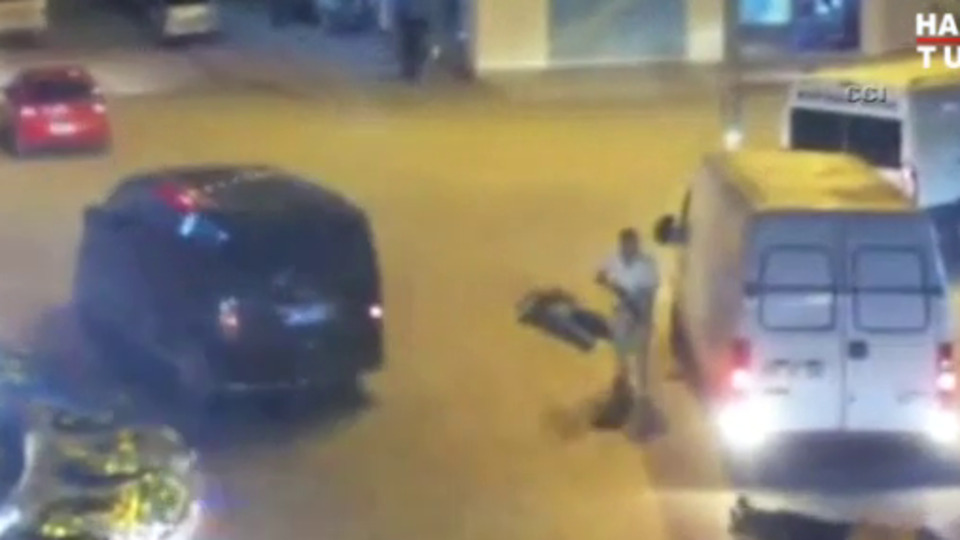 Pompalı dehşeti saniye saniye kamerada! (+18)