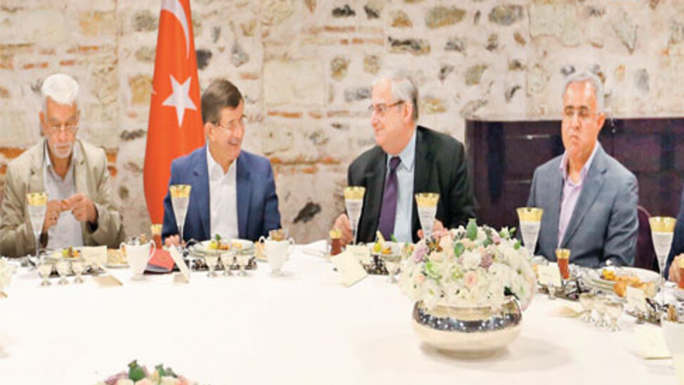 Davutoğlu: Bu beni kara kara düşündürüyor