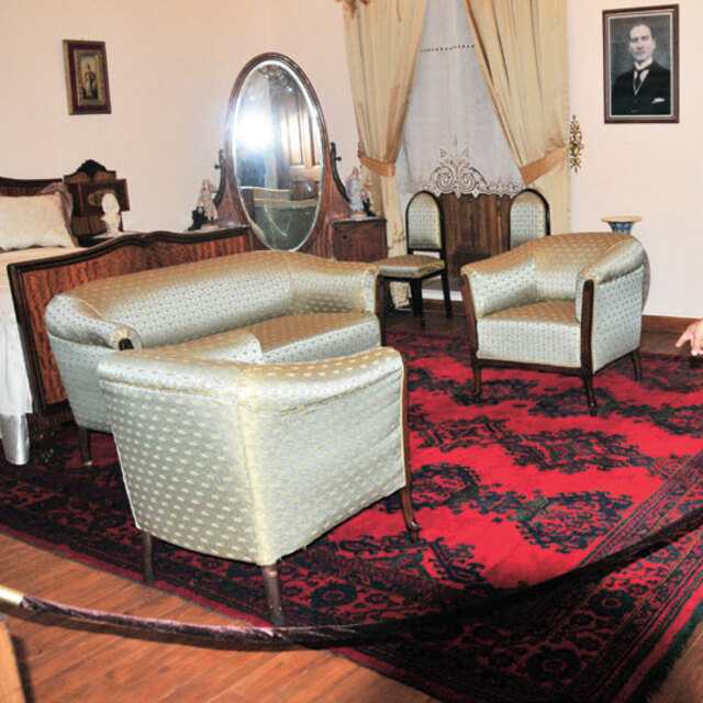 Atatürk'ün halısı müzayedede aranıyor