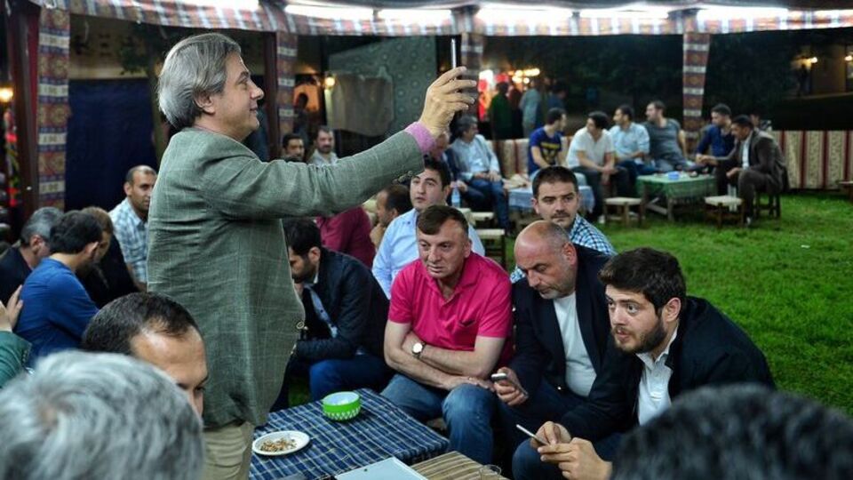 Başkan 'Periscope'la yayında