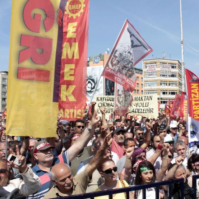 Sivas katliamı kurbanları Kadıköy'de anıldı