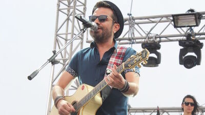 Söylemeye doyamadı!