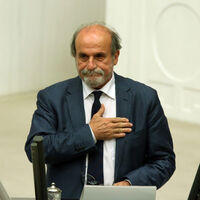 "Türkiye Yunanistan'ın borcunu üstlensin"