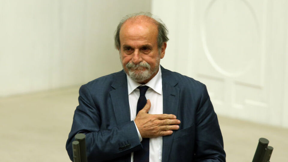 "Türkiye Yunanistan'ın borcunu üstlensin"