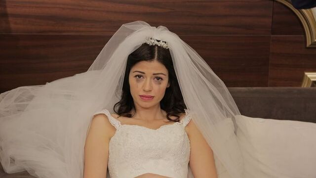 En çok o sahnelerde zorlandı