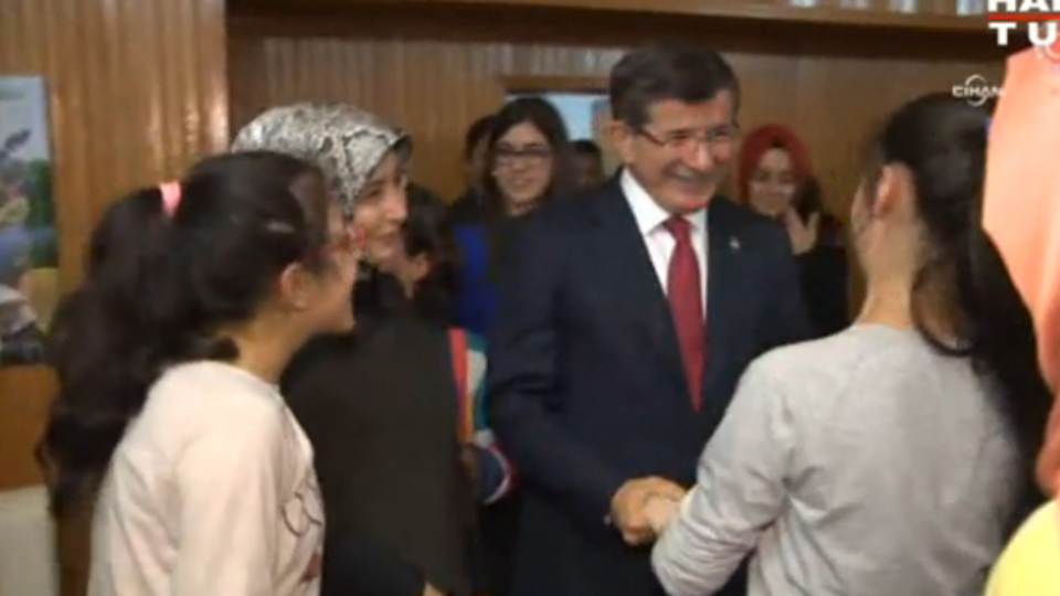 Başbakan Davutoğlu'ndan sürpriz ziyaret