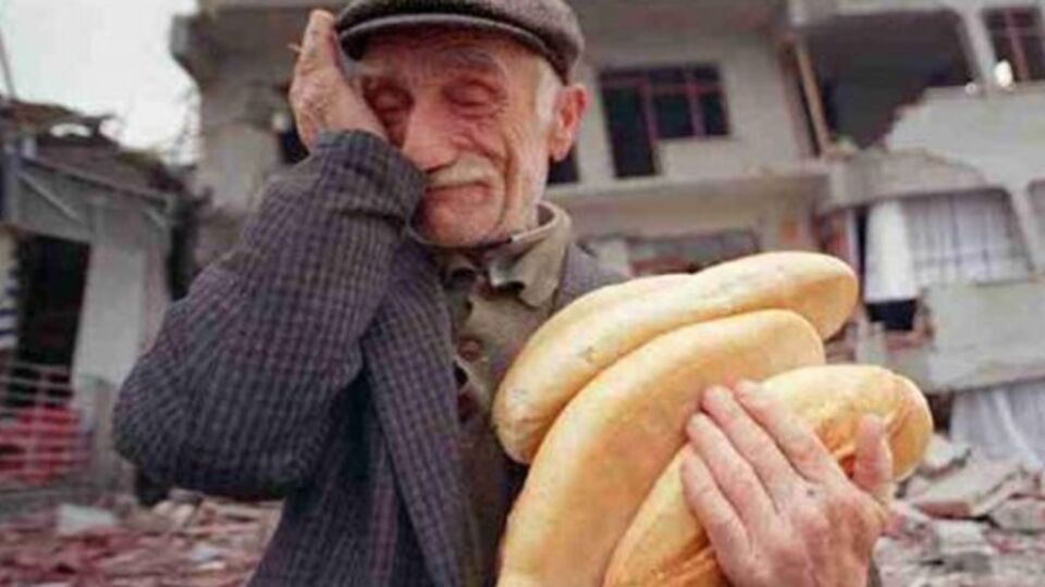 Yunan gazetesi 'Ekmekli dede'yi kullandı