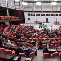 Meclis başkanını seçti