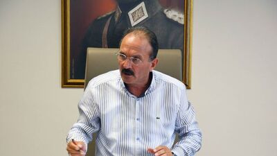 "Belediye başkanları görevlerini bırakmak zorunda kalacak"