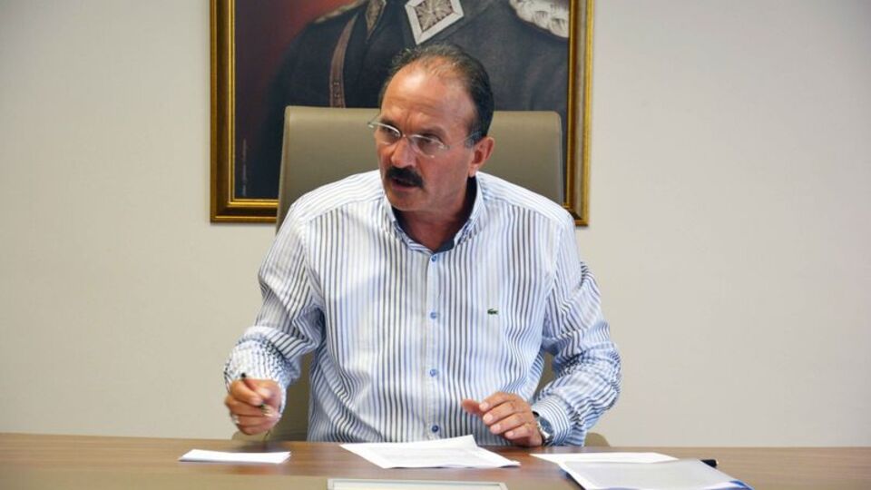 "Belediye başkanları görevlerini bırakmak zorunda kalacak"