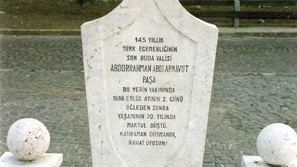 Paşa'yı şehid ettiler, mezartaşına 'Kahraman düşmandı' yazıp ağladılar