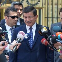 Başbakan Davutoğlu, yeni Milli Savunma Bakanı'nı açıkladı