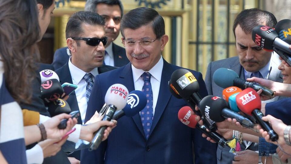 Başbakan Davutoğlu, yeni Milli Savunma Bakanı'nı açıkladı