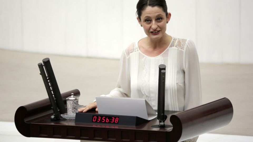 Sürpriz isim: Şafak Pavey