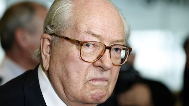 Baba Le Pen dönüyor